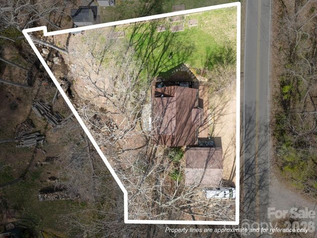 373 Lytle Cove Road, Swannanoa, NC 28778