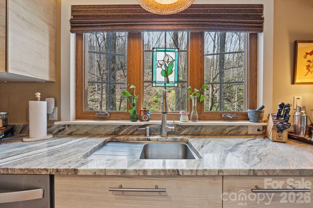 373 Lytle Cove Road, Swannanoa, NC 28778