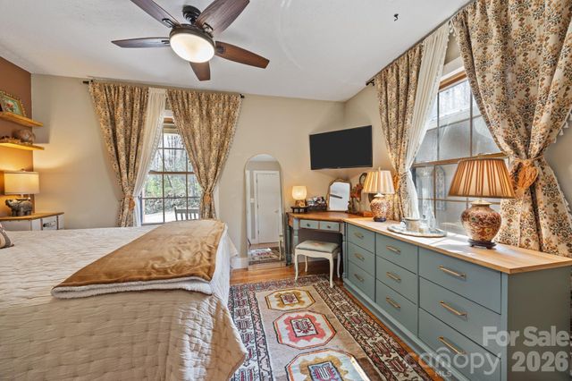 373 Lytle Cove Road, Swannanoa, NC 28778