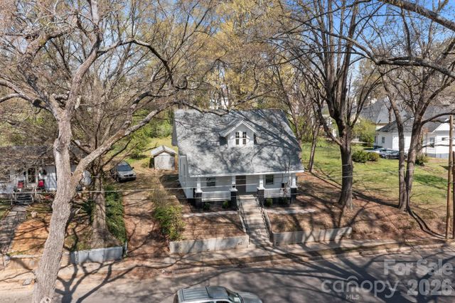 414 W Sharpe Street, Statesville, NC 28677