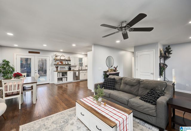 8475 LOCK 17 ROAD, Bessemer, AL 35023