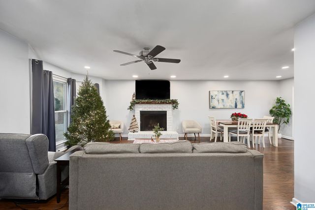 8475 LOCK 17 ROAD, Bessemer, AL 35023