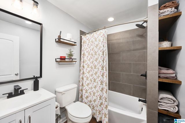 8475 LOCK 17 ROAD, Bessemer, AL 35023