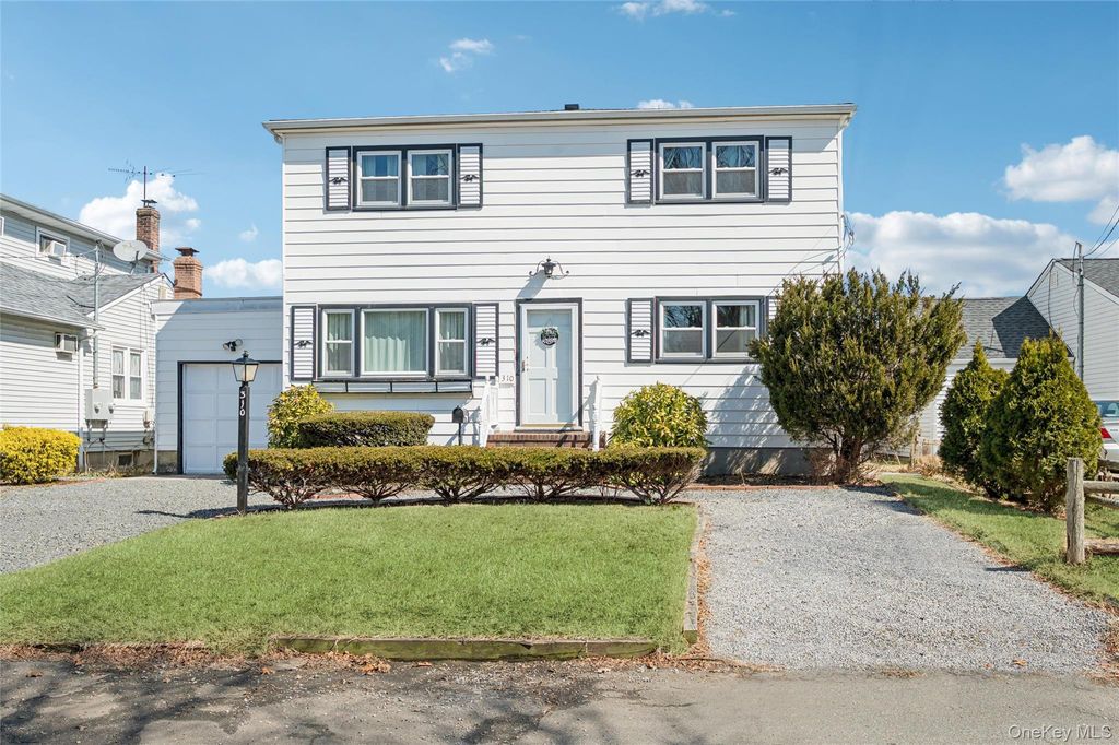 310 S 16th Street, Lindenhurst, NY 11757