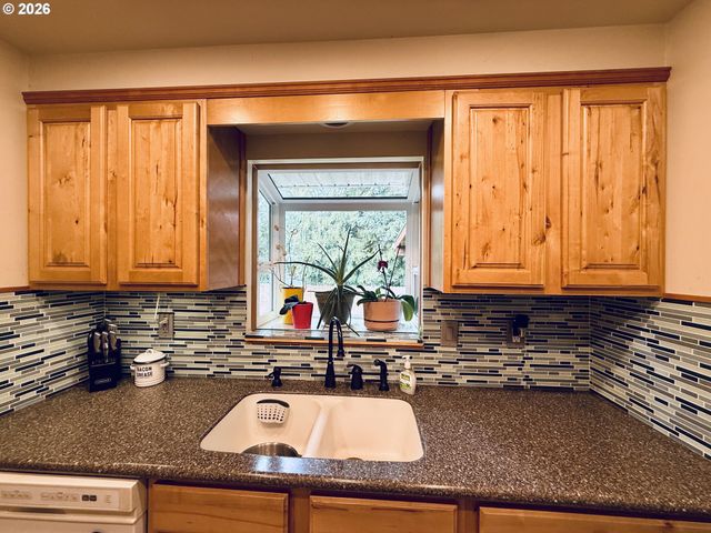 105 TIMBERLINE Dr, Castle Rock, WA 98611