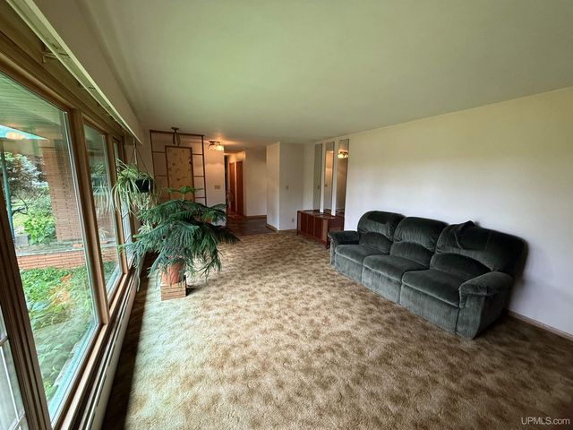 720 Parker Avenue, Ontonagon, MI 49953