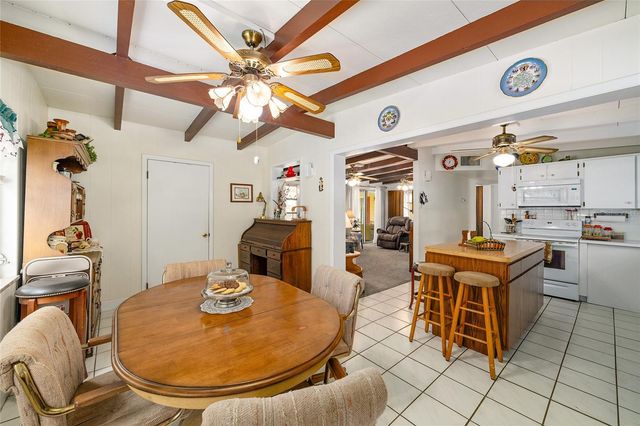 2345 CR 453, Lake Panasoffkee, FL 33538