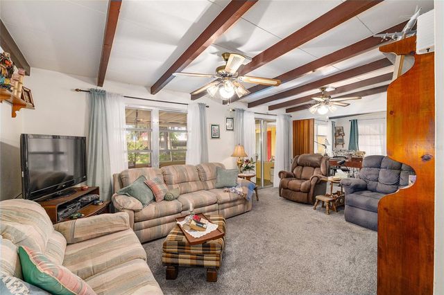 2345 CR 453, Lake Panasoffkee, FL 33538