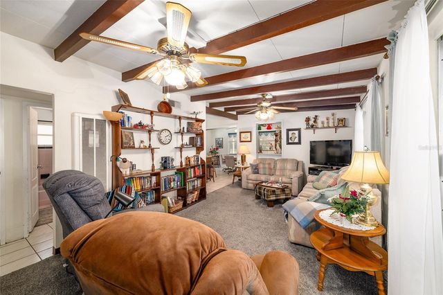 2345 CR 453, Lake Panasoffkee, FL 33538