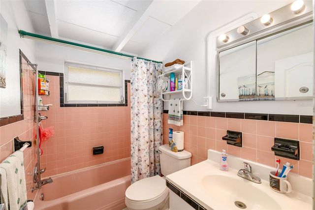 2345 CR 453, Lake Panasoffkee, FL 33538