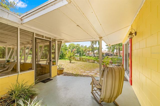 2345 CR 453, Lake Panasoffkee, FL 33538