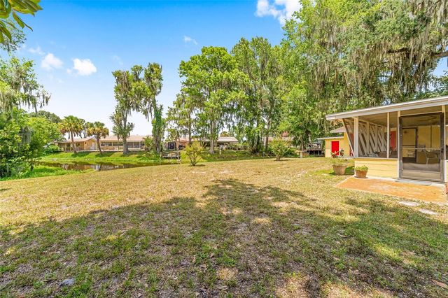 2345 CR 453, Lake Panasoffkee, FL 33538