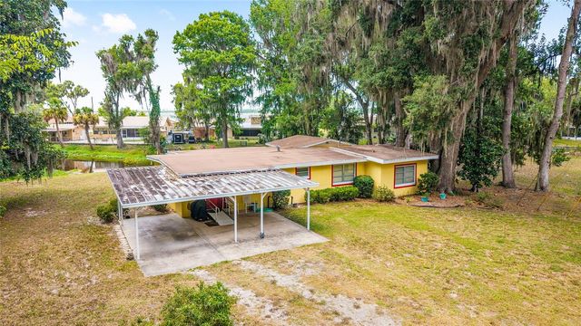 2345 CR 453, Lake Panasoffkee, FL 33538