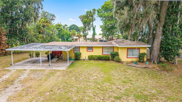 2345 CR 453, Lake Panasoffkee, FL 33538