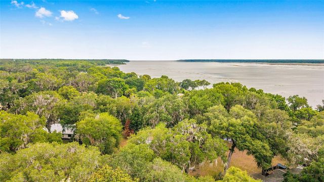 2345 CR 453, Lake Panasoffkee, FL 33538
