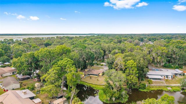 2345 CR 453, Lake Panasoffkee, FL 33538