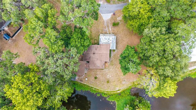 2345 CR 453, Lake Panasoffkee, FL 33538