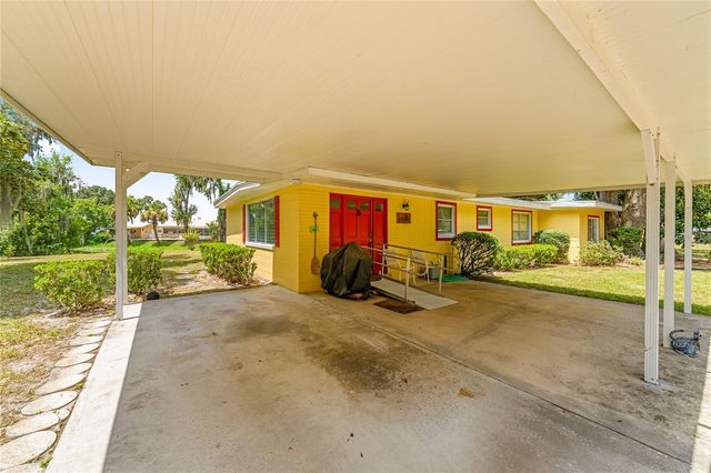 2345 CR 453, Lake Panasoffkee, FL 33538
