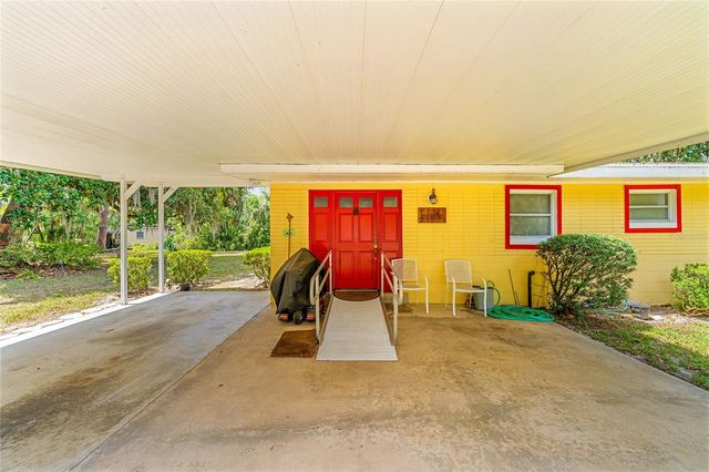2345 CR 453, Lake Panasoffkee, FL 33538