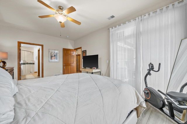 W140N9964 Seven Pines WAY, Germantown, WI 53022