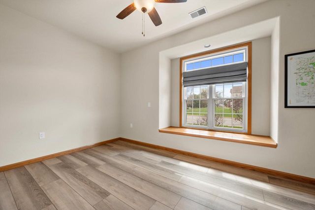 W140N9964 Seven Pines WAY, Germantown, WI 53022