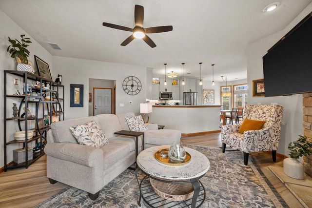 W140N9964 Seven Pines WAY, Germantown, WI 53022