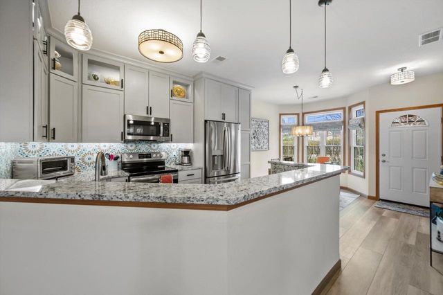 W140N9964 Seven Pines WAY, Germantown, WI 53022