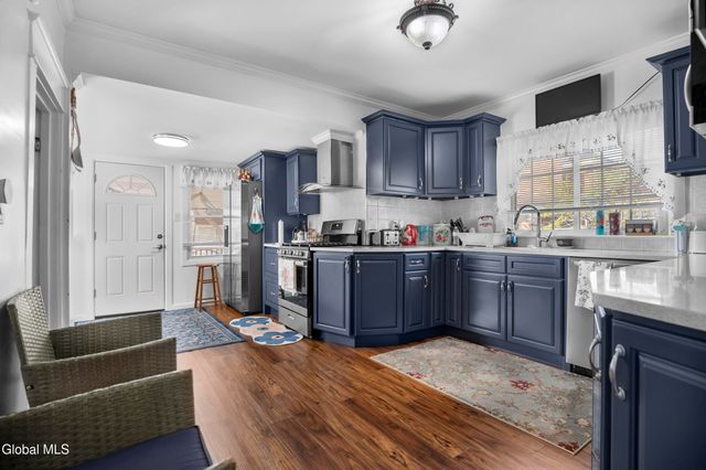 2093 Oaklawn Avenue, Rotterdam, NY 12306