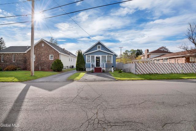 2093 Oaklawn Avenue, Rotterdam, NY 12306