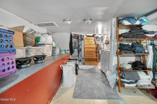 2093 Oaklawn Avenue, Rotterdam, NY 12306