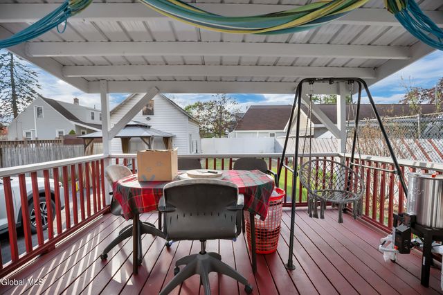 2093 Oaklawn Avenue, Rotterdam, NY 12306