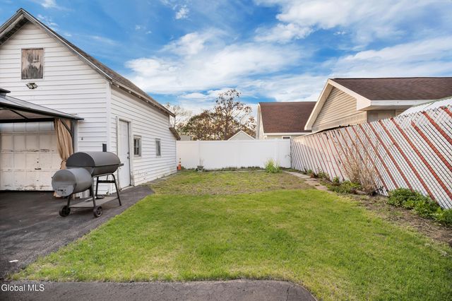 2093 Oaklawn Avenue, Rotterdam, NY 12306