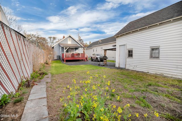 2093 Oaklawn Avenue, Rotterdam, NY 12306