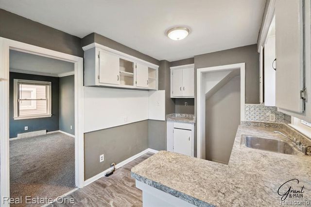 19439 W Chicago Street, Detroit, MI 48228