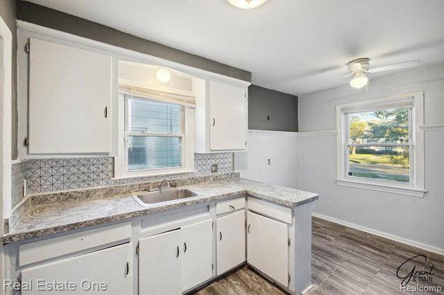 19439 W Chicago Street, Detroit, MI 48228
