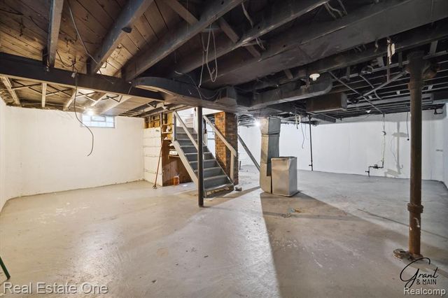 19439 W Chicago Street, Detroit, MI 48228