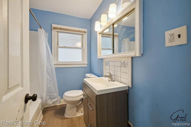 19439 W Chicago Street, Detroit, MI 48228