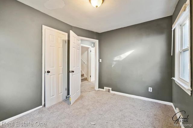 19439 W Chicago Street, Detroit, MI 48228