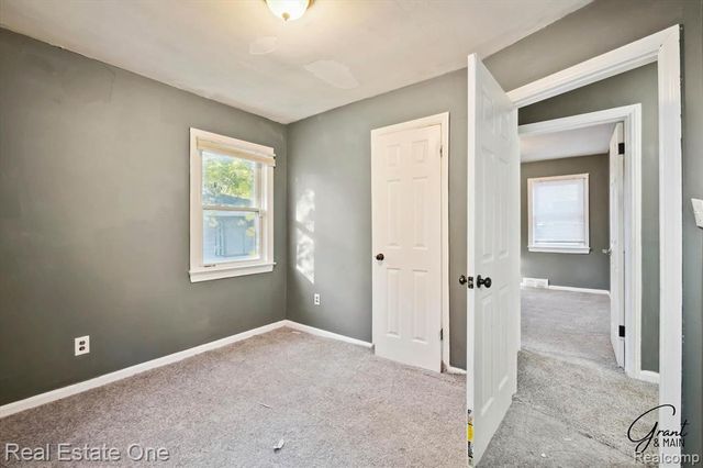 19439 W Chicago Street, Detroit, MI 48228