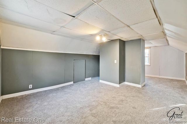 19439 W Chicago Street, Detroit, MI 48228