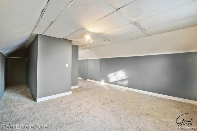 19439 W Chicago Street, Detroit, MI 48228