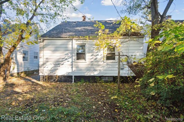 19439 W Chicago Street, Detroit, MI 48228