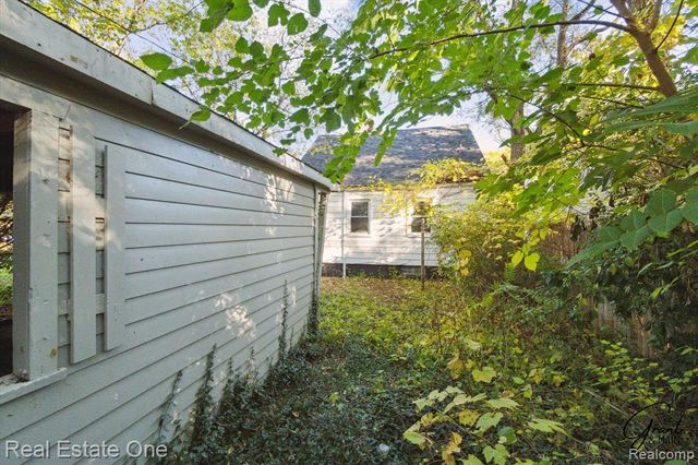 19439 W Chicago Street, Detroit, MI 48228