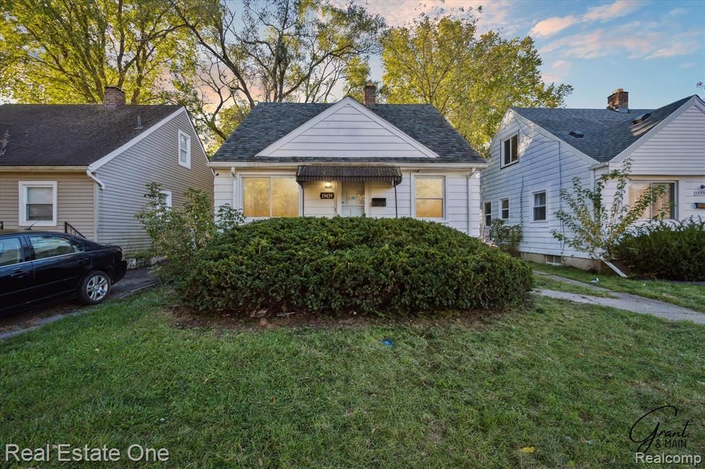 19439 W Chicago Street, Detroit, MI 48228