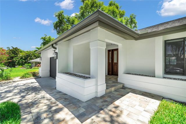 2905 BLUFFS DRIVE, Largo, FL 33770