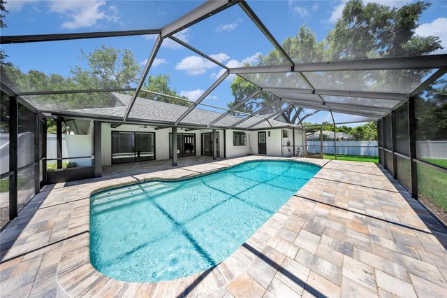 2905 BLUFFS DRIVE, Largo, FL 33770