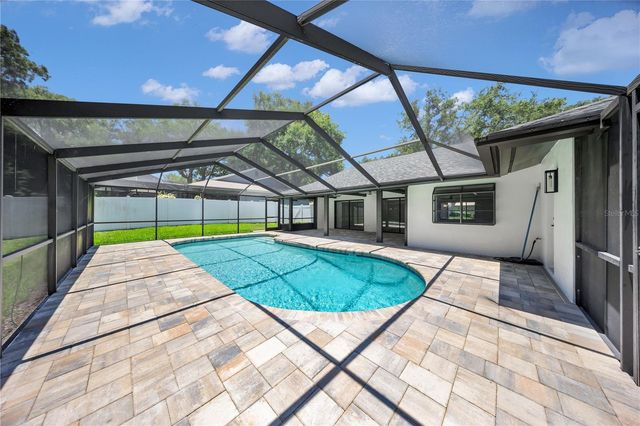 2905 BLUFFS DRIVE, Largo, FL 33770