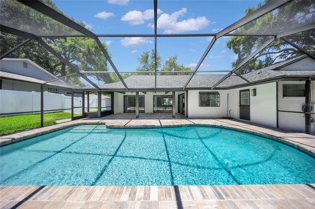 2905 BLUFFS DRIVE, Largo, FL 33770