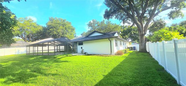 2905 BLUFFS DRIVE, Largo, FL 33770