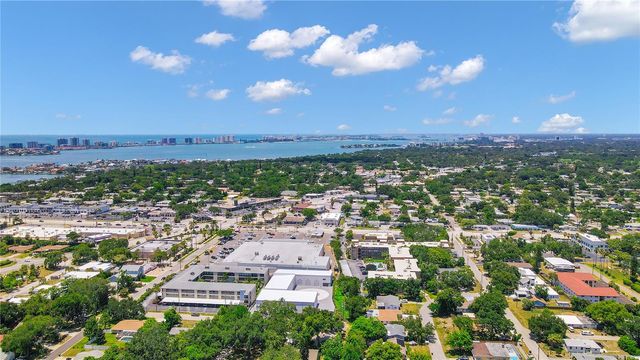 2905 BLUFFS DRIVE, Largo, FL 33770